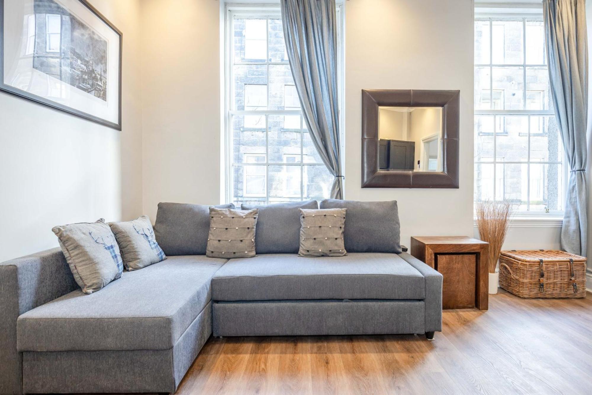 Traditional 3 Bedroom Quiet Duplex Flat By High St, Trams And Buses - Just 1-5 Miles To Centre เอดินบะระ ภายนอก รูปภาพ